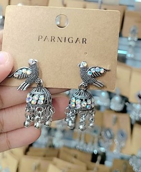 Metal Ear Ring With Beautiful Stone